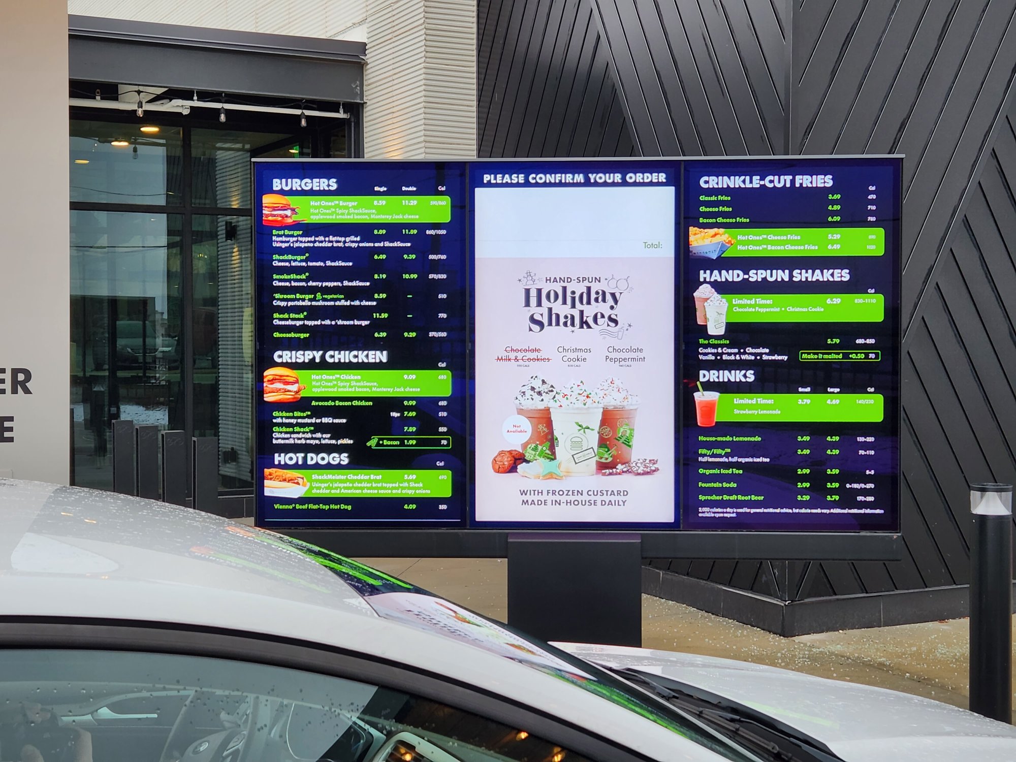 Shake Shack drive-thru order point with order confirmation Shake Shack drive-thru order point with order confirmation