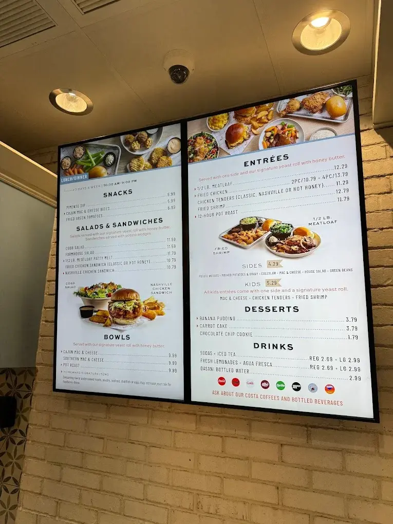 HOWARD-KITCHEN-GOLDEN-CORRAL-INDOOR-DIGITAL-SCREENS-THE-HOWARD-COMPANY
